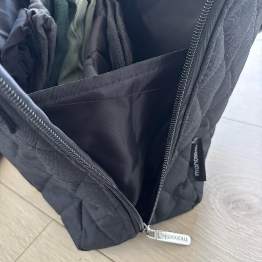 Janni bruger Perfect Black pusletasken til både hverdag og ture med børnene