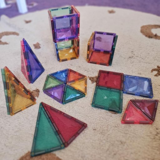 Fantasifulde konstruktioner med Connetix magnetbrikke