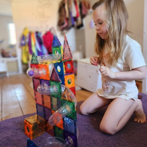 Fantasifulde konstruktioner med Connetix magnetbrikke