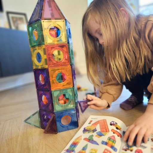 Fantasifulde konstruktioner med Connetix magnetbrikke