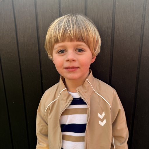 Slidstærkt tøj til leg, bevægelse og mange vaske