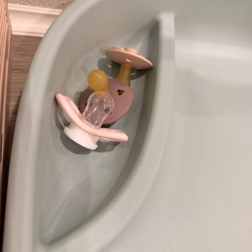 Stilren puslepude i Pine Green â designet til hverdagen med børn