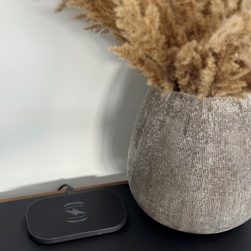 En stilfuld løsning til trådløs opladning i hverdagen