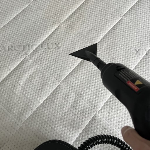 Dampen løsner selv genstridigt snavs