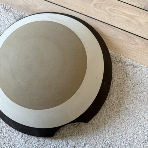 Et alsidigt tumlemøbel til leg og udvikling