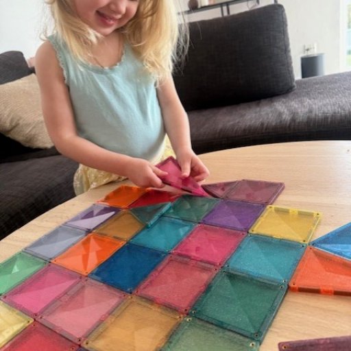 Glitterdesign der gør legen endnu sjovere