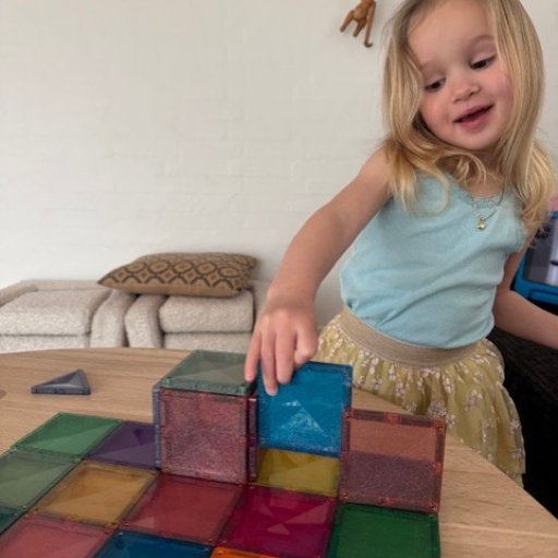 Glitterdesign der gør legen endnu sjovere