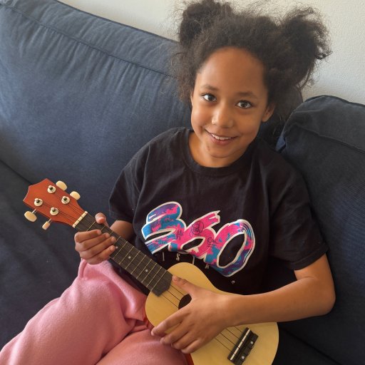 Musikalsk leg med ukulele