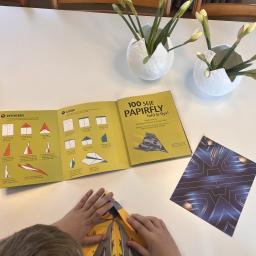 Kreativ leg og klassiske spil der engagerer større børn