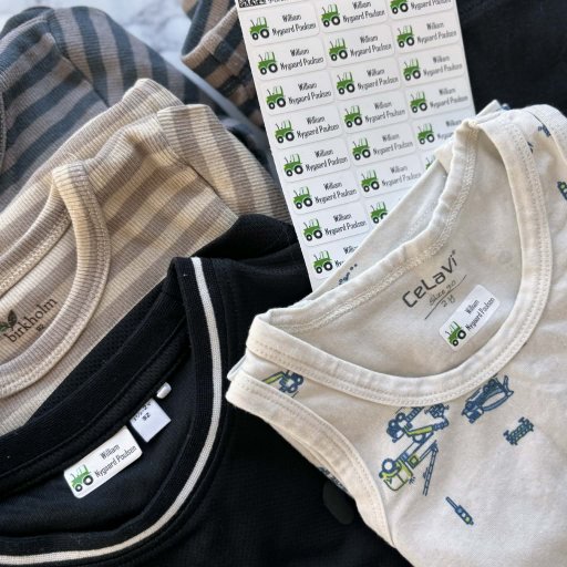 Personlige mærker til både tøj, penalhus og små hverdagsting