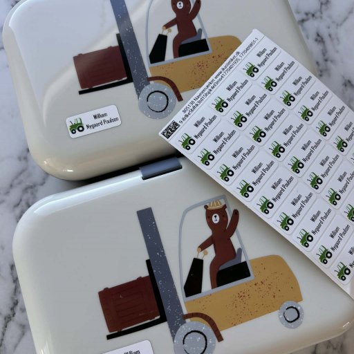 Personlige mærker til både tøj, penalhus og små hverdagsting