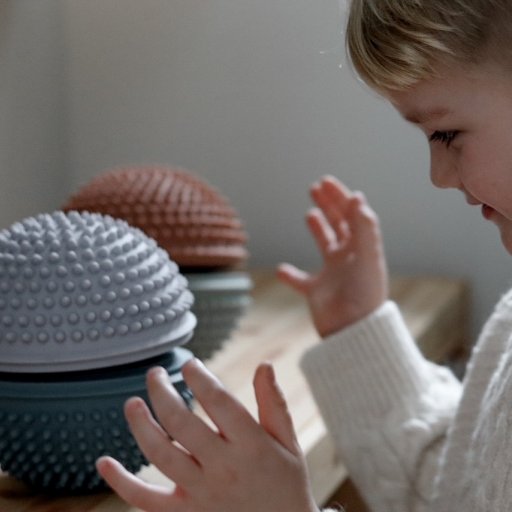 Sanseleg med fart på: balance, boldspil og bevægelse