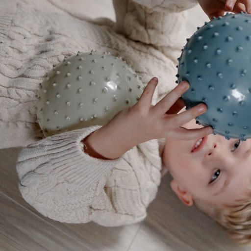 Sanseleg med fart på: balance, boldspil og bevægelse