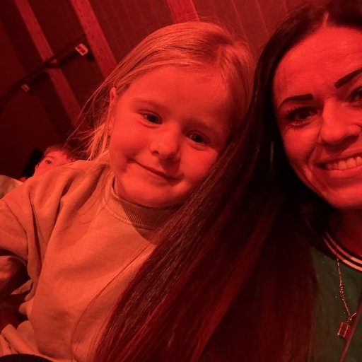 Grin og gøgl i børnehøjde hos Cirkus Mascot