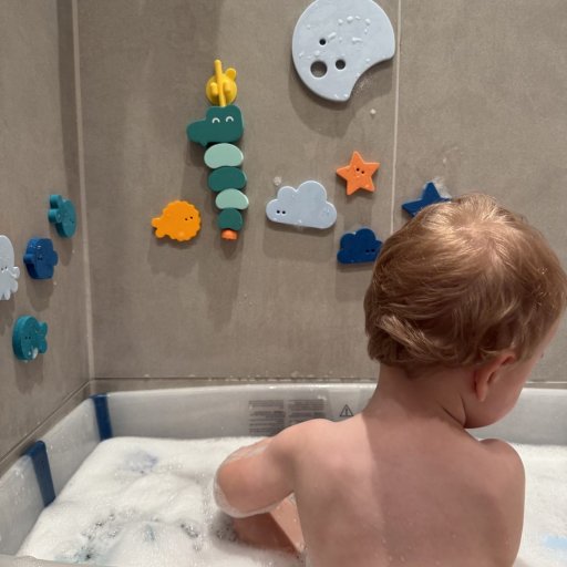 Sjov og leg i vandet – vandlegetøj der gør badet til dagens højdepunkt