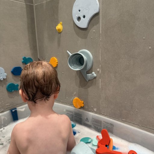 Sjov og leg i vandet – vandlegetøj der gør badet til dagens højdepunkt