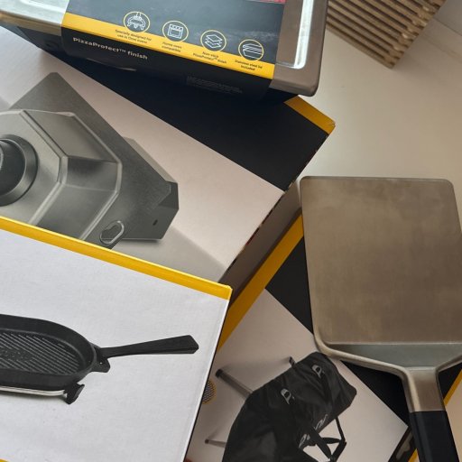 Sprøde pizzaer på kun ét minut i Ooni Karu 12G