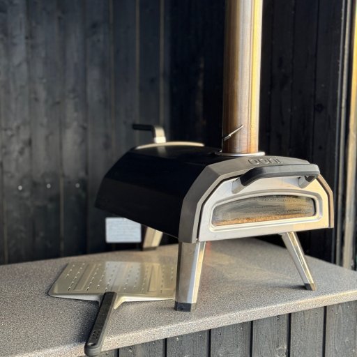 Sprøde pizzaer på kun ét minut i Ooni Karu 12G