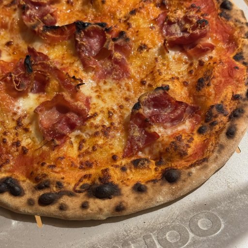 Sprøde pizzaer på kun ét minut i Ooni Karu 12G