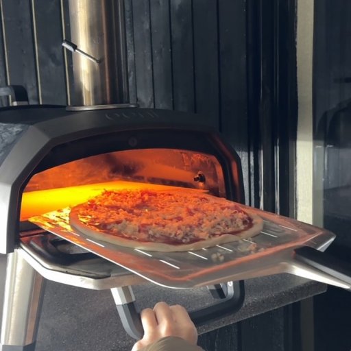 Sprøde pizzaer på kun ét minut i Ooni Karu 12G