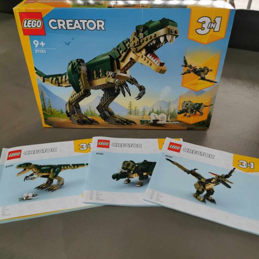 Byg, leg og byg om – tre seje dinosaurer i ét LEGO-sæt