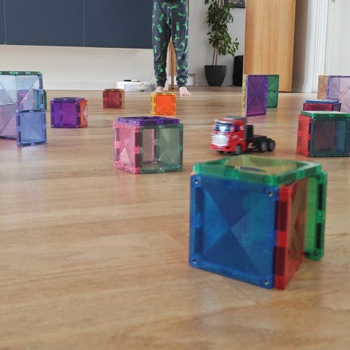Leg for alle aldre – kreativt samvær med Connetix tiles