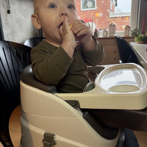 Praktisk babysæde til måltider – både hjemme og på farten