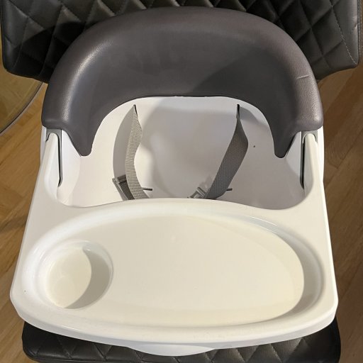 Praktisk babysæde til måltider – både hjemme og på farten