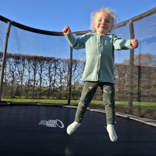 Masser af leg, bevægelse og glade børn hver eneste dag