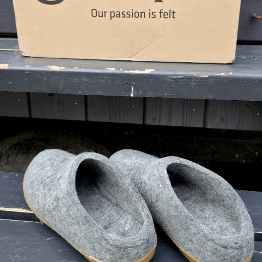 Perfekte tøfler til både afslapning hjemme og små ture udenfor