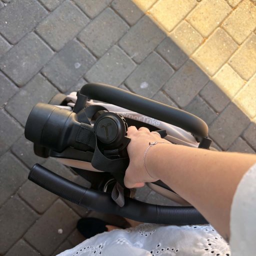 Fylder lidt i bilen og nem at slå sammen