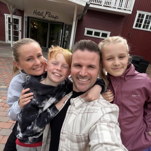 En dag fyldt med fart, grin og familiehygge