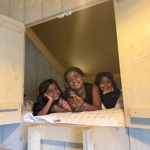 Glampingteltet skaber den perfekte kombination af natur, hygge og komfort.