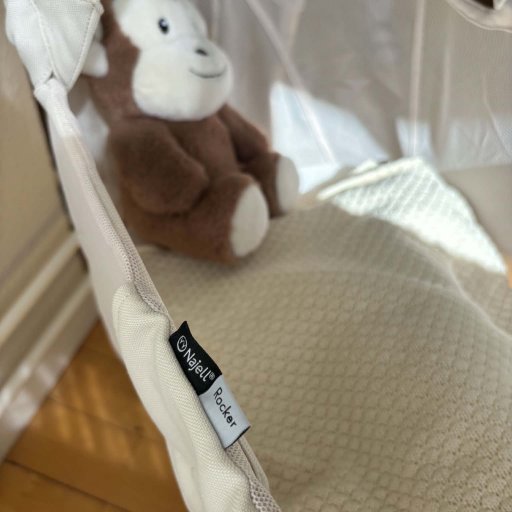 Stilrent design og hurtig montering – Najell Rocker passer naturligt ind i hjemmet