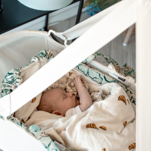 Den blide vuggebevægelse og kompatibiliteten med SleepCarrier gør lurene mere rolige og fleksible