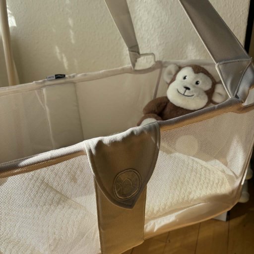 Den blide vuggebevægelse og kompatibiliteten med SleepCarrier gør lurene mere rolige og fleksible