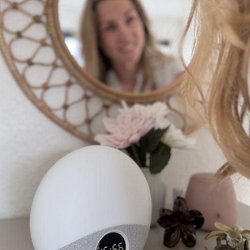 Restly Rise vækker med en blid solopgang og giver en roligere start på dagen.