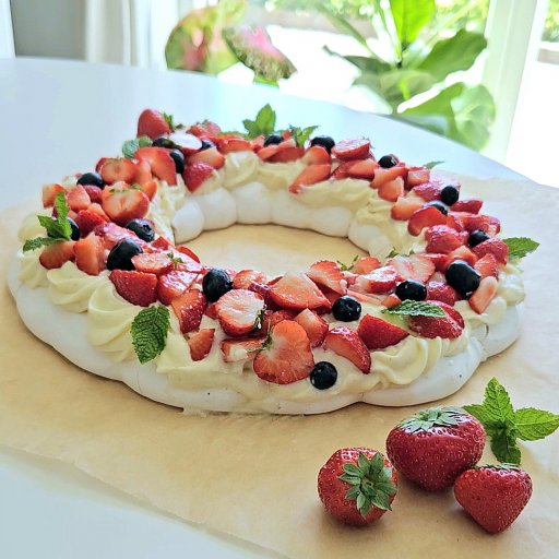 Valsemøllen Sommermarengs gør det nemt at servere en flot pavlova – der skal kun tilsættes vand