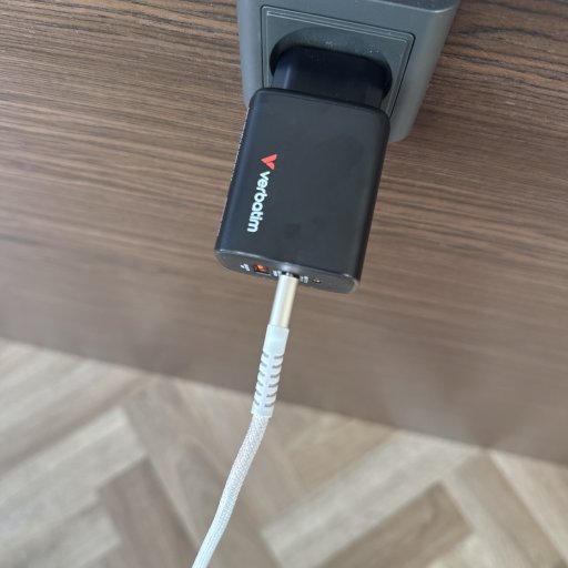 Sync & Charge Magnetic Cable – det magnetiske USB-C-kabel holder sig samlet og skaber orden i tasken