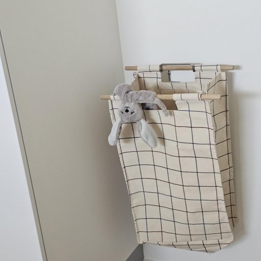 BagUp kombinerer praktisk opbevaring med et stilrent, ternet design