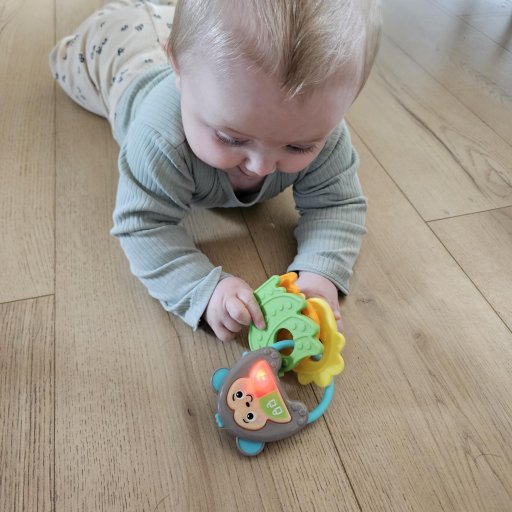 Musical MonKeys™ er lille nok til pusletasken og kombinerer musik, leg og bidevenlige detaljer