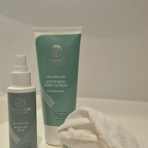 BLAND LOTION + OLIE