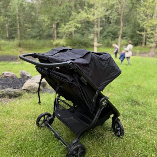 Klar til hverdag og eventyr – en robust dobbelt klapvogn med gode køreegenskaber