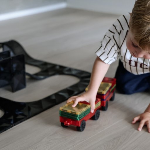 Byg, leg og eksperimentér – Connetix til mange timers sjov